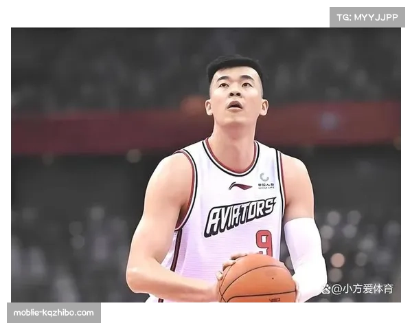 李慕豪脚伤退场内线轮换告急,深圳双外援配置受冲击